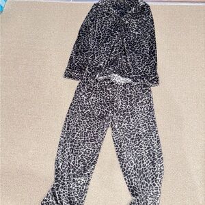 Donna Karan Leopard-Print Lounge Set in Black & White